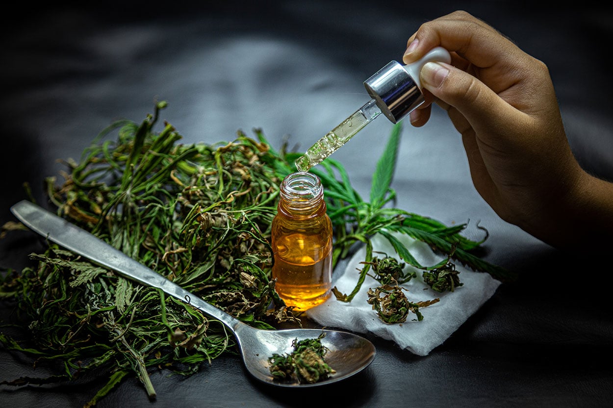 Comment Consommer L'Huile De CBD ? Nos Meilleurs Conseils